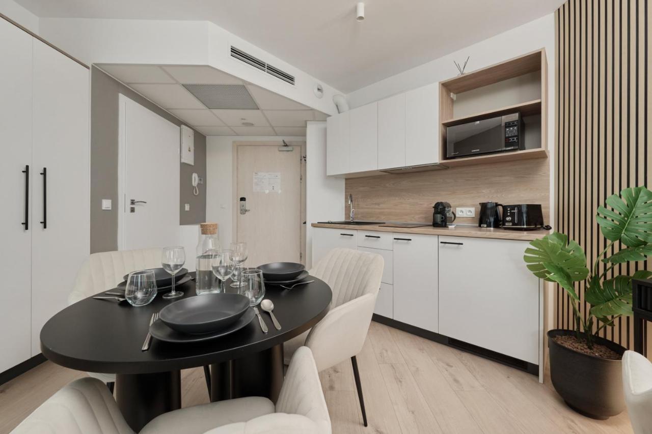 Wroclavia Apartments Dyrekcyjna By Noclegi Renters Вроцлав Экстерьер фото