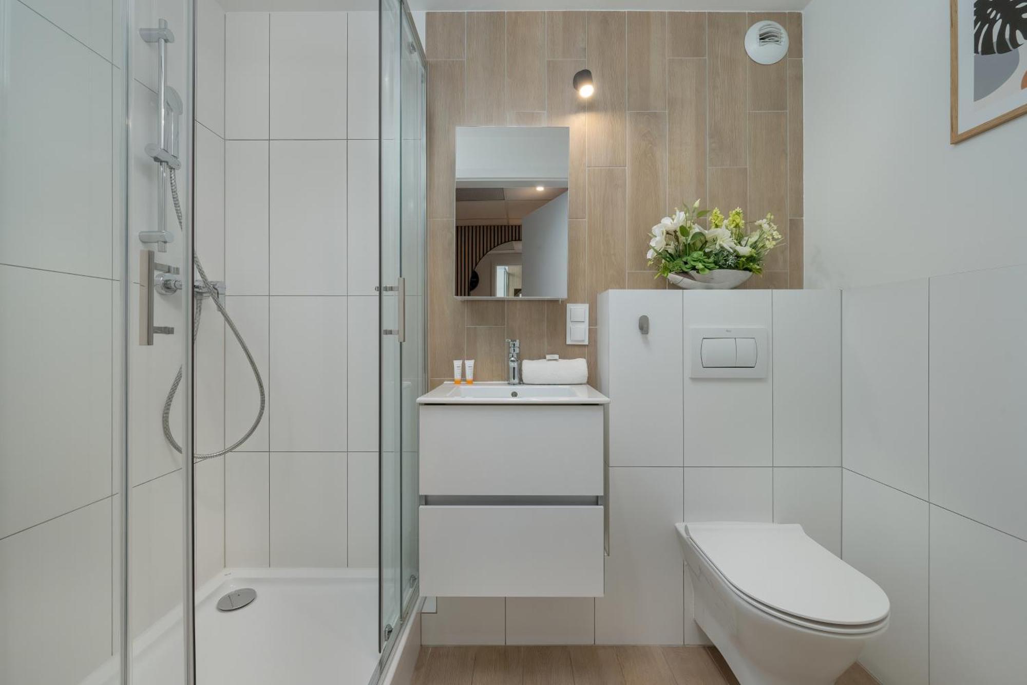 Wroclavia Apartments Dyrekcyjna By Noclegi Renters Вроцлав Экстерьер фото